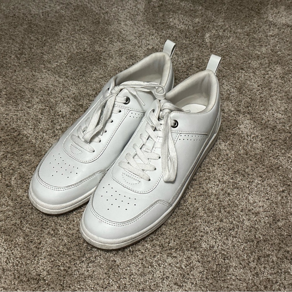 Universal Thread White Shoes